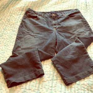 Bandolino Relaxed Fit High Rise Cropped Denim Jean